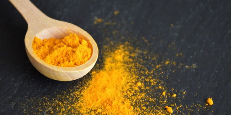 7 benefícios da cúrcuma que a ciência já comprovou