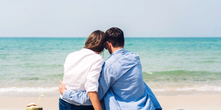 Lugares românticos e baratos no Brasil que surpreendem casais apaixonados