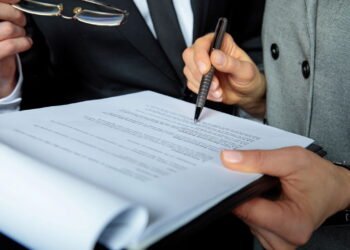 Documentos, bagagem e check-in! Veja como embarcar tranquilo no avião