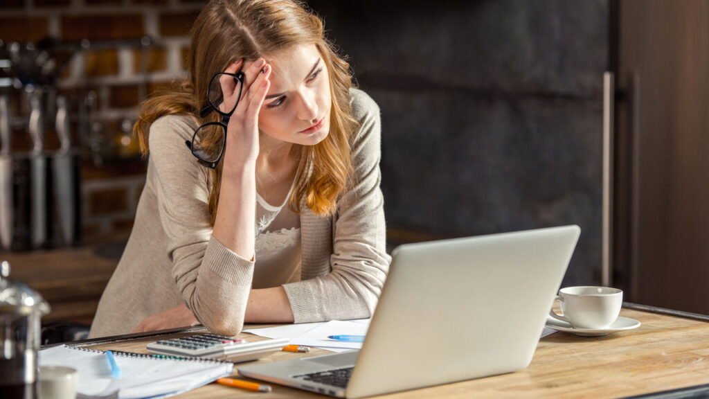 Se você sente dor de cabeça com frequência, seu estilo de vida pode estar gritando por ajuda