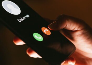 O golpe mais bem armado do Brasil agora tem como alvo os idosos