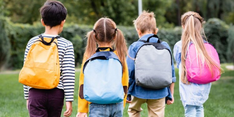 Filhos - Créditos: depositphotos.com / AndrewLozovyi