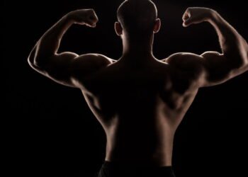 O fisiculturista que se tornou bilionário com filmes em Hollywood