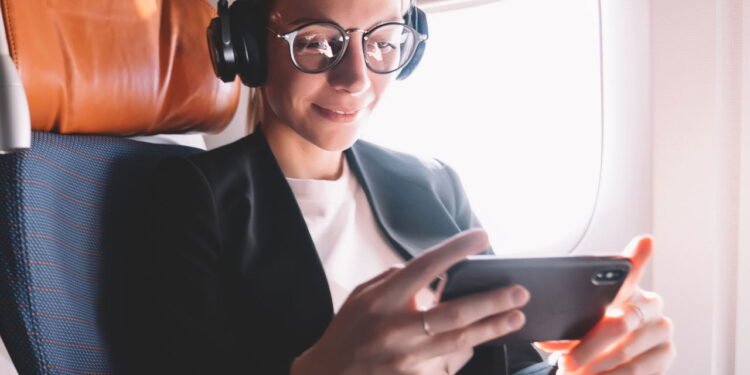 Fone de ouvido - Créditos: depositphotos.com / GaudiLab