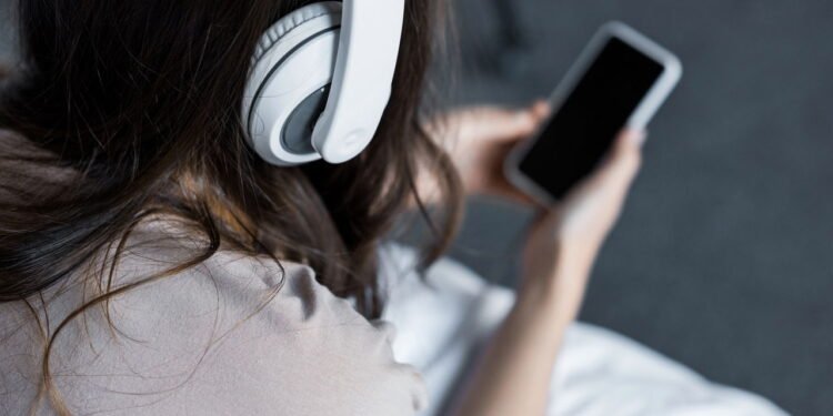 O melhor jeito de fazer seus fones durarem mais tempo