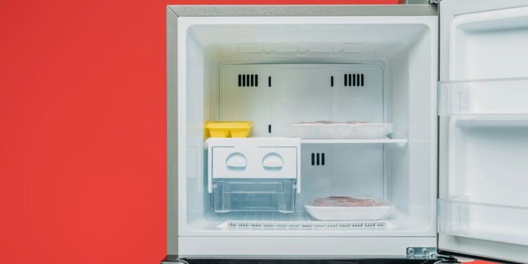 O melhor truque doméstico para acabar com o gelo do freezer
