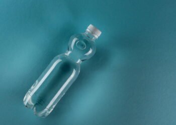 Por que as garrafas de plástico têm 'patas'?