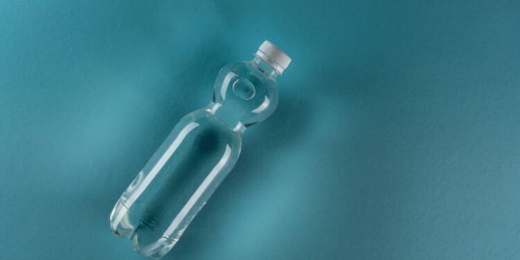 Por que as garrafas de plástico têm 'patas'?