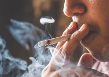 O que acontece no corpo após fumar por 1 ano inteiro?