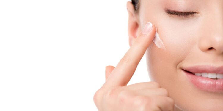 Melhor horário para usar hidratante facial e ter pele renovada