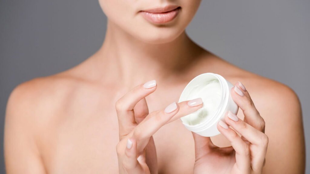 Melhor horário para usar hidratante facial e ter pele renovada