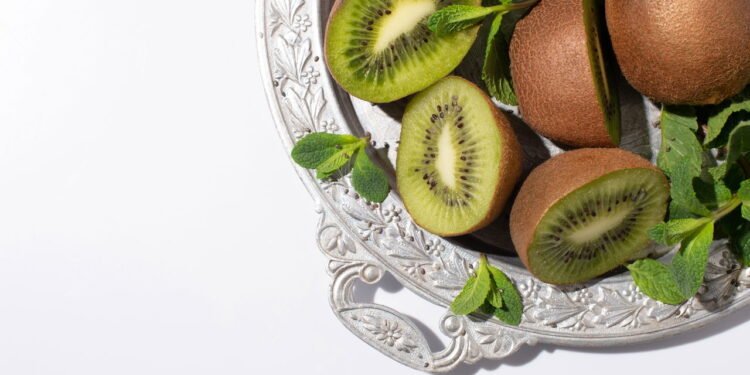 Kiwi - Créditos: depositphotos.com / VadimVasenin