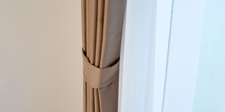 O segredo mais eficaz para manter cortinas limpas por mais tempo