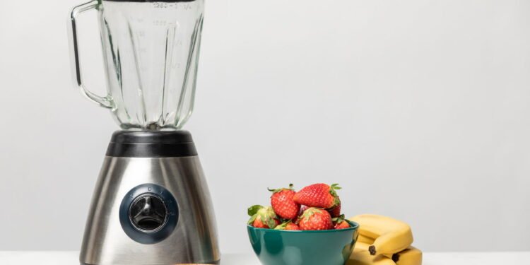 4 passos para limpar o liquidificador sem esforço nem sujeira