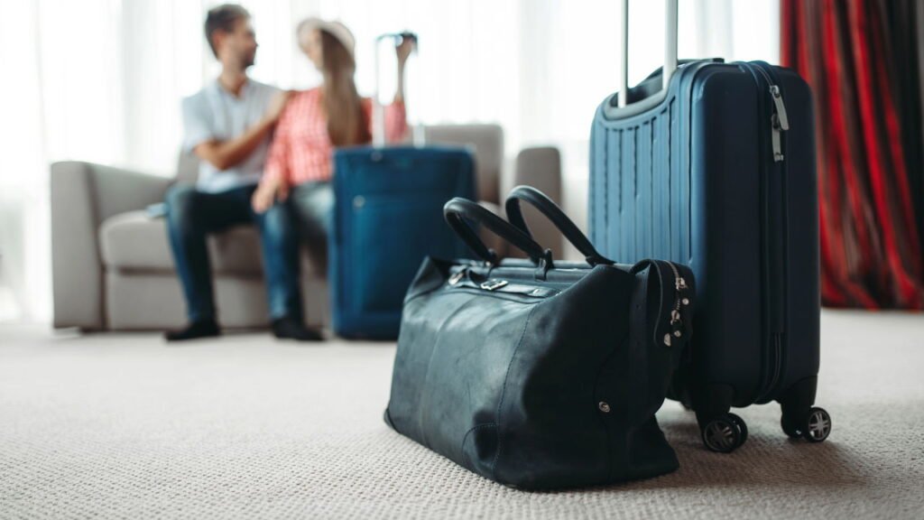 O melhor jeito de arrumar roupas na mala sem amassar