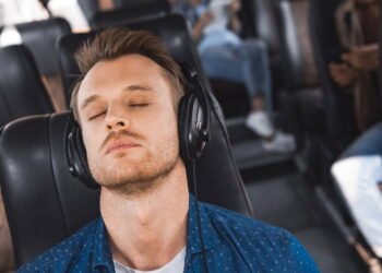 Por que tanta gente só consegue dormir ouvindo música tranquila?