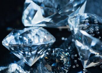 Você sabia que neste planeta é possível “chover” diamantes?