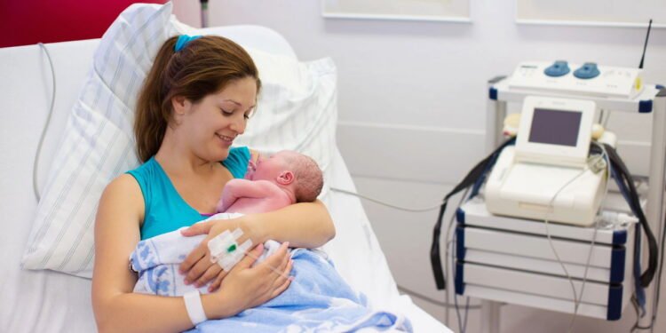 O melhor guia para cuidar da mãe no pós-parto com saúde, apoio e qualidade de vida