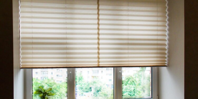 Você nunca mais vai limpar persianas do jeito antigo depois disso