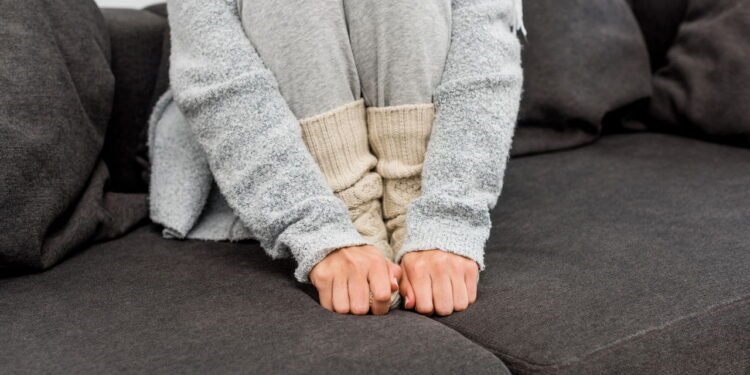 O melhor truque caseiro para aquecer os pés no frio