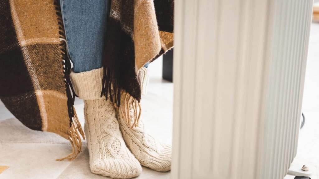 O melhor truque caseiro para aquecer os pés no frio