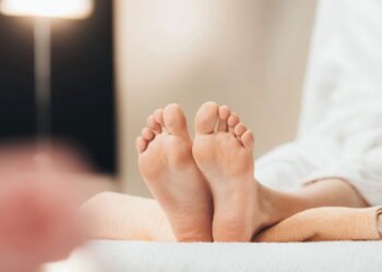 O que suas unhas dos pés estão tentando dizer sobre sua saúde