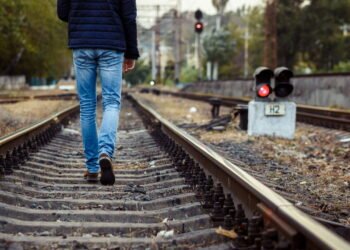 O que seu jeito de andar diz sobre sua personalidade, segundo a psicologia