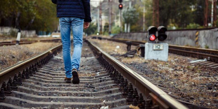 O que seu jeito de andar diz sobre sua personalidade, segundo a psicologia