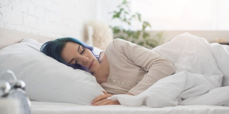 Veja por que você se sente mal depois de voltar para a cama para dormir aquela hora extra