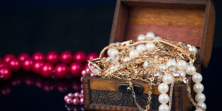 Ela fez um porta-joias com as próprias mãos e o resultado é encantador