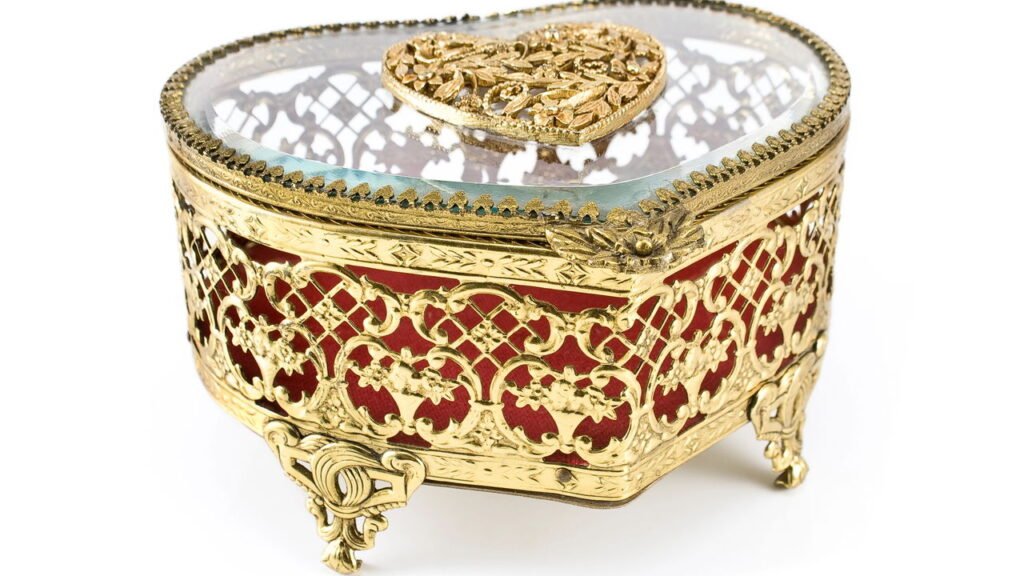 Ela fez um porta-joias com as próprias mãos e o resultado é encantador