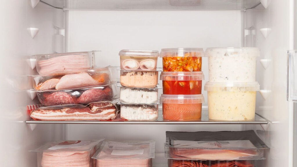 Quais são os alimentos frios que mais fazem mal à saúde e como substituir