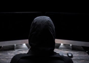 O erro que pais cometem e que pode expor seus filhos na internet