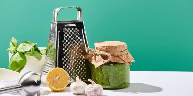 A melhor forma de reaproveitar ralador velho sem gastar quase nada