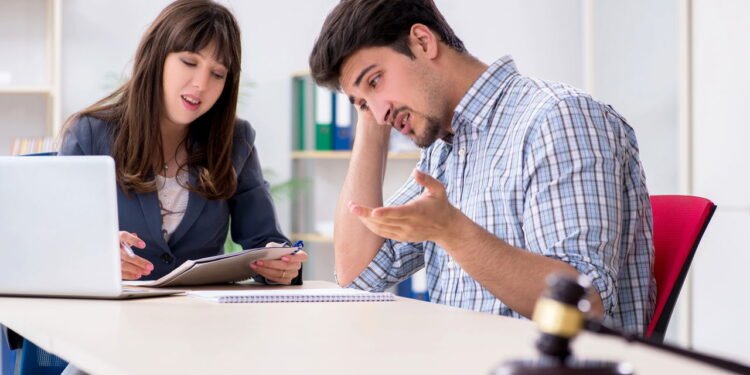 Reclamação - Créditos: depositphotos.com / Elnur_