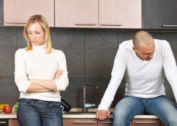 Psicólogos revelam o que realmente ajuda a superar um término