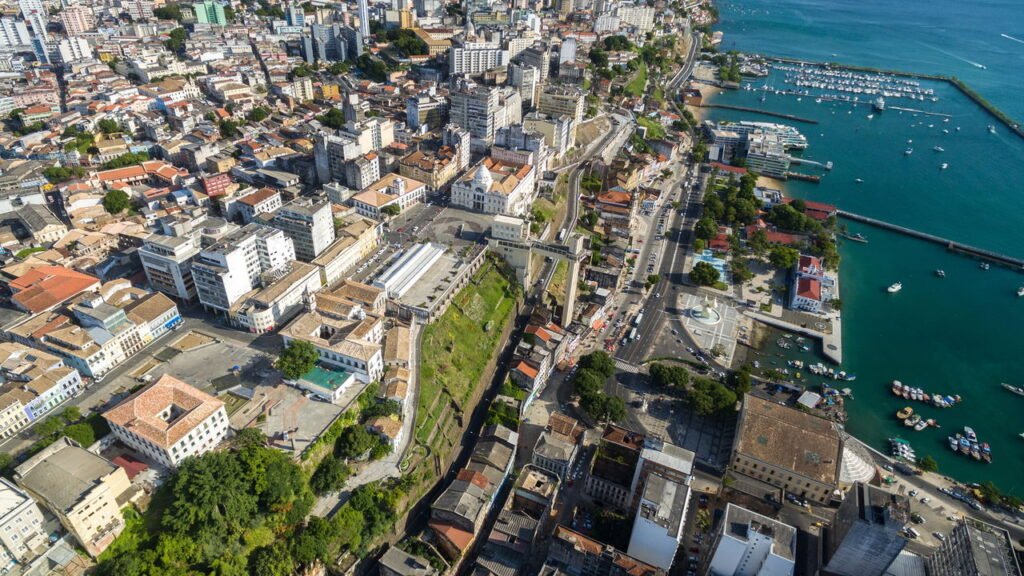 Essa cidade mistura história, música e fé como nenhuma outra