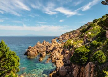 Esta ilha na Itália tem praias de tirar o fôlego e quase ninguém conhece