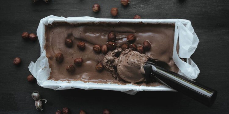 Recongelar sorvete é mais perigoso do que parece, saiba o motivo