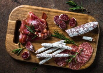 A verdadeira função do buraco da tábua de corte que quase ninguém conhece