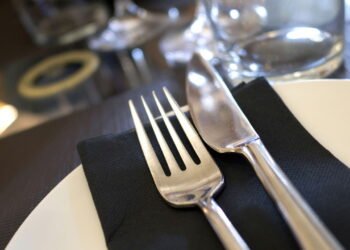 Entenda o código secreto dos talheres usado em restaurantes finos