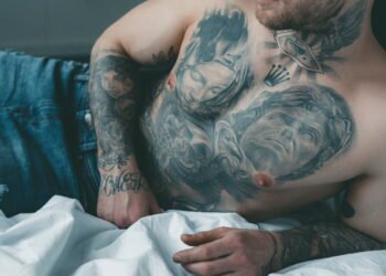 O que acontece no seu corpo ao fazer uma tatuagem? Entenda!