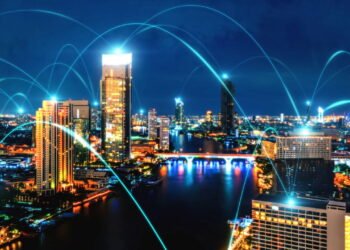 Cidade tecnológica paulista impressiona visitantes com robôs