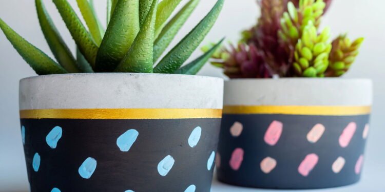 Vasos de cimento são tendência e deixam a casa mais estilosa