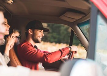 11 itens essenciais para uma viagem de carro que você vai agradecer por ter levado