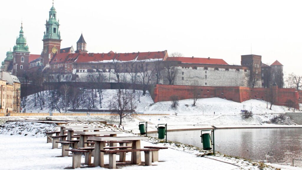 Esta cidade polonesa tem universidade de 1364 e maior praça medieval da Europa