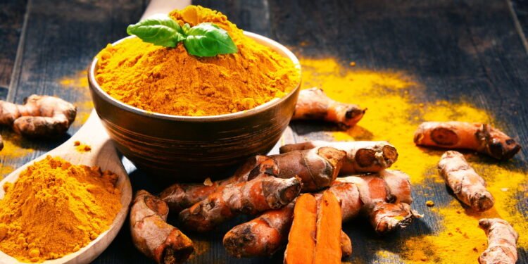 Como esse tempero age na redução de inflamações no corpo?