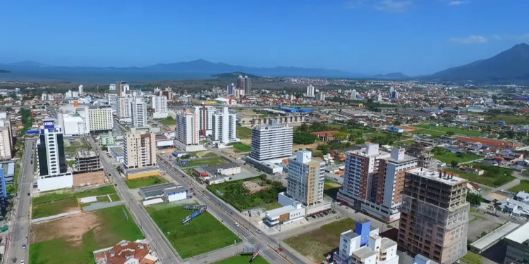 Cidade com baixo custo de vida e boa educação é ideal para criar filhos