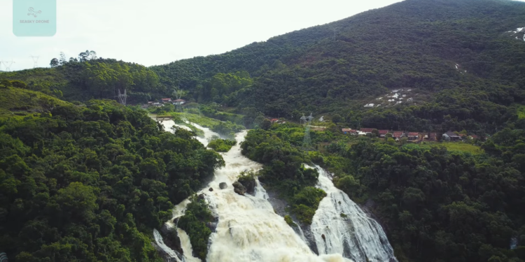A cidade brasileira conhecida por suas águas termais curativas e paisagens montanhosas de arrepiar qualquer um