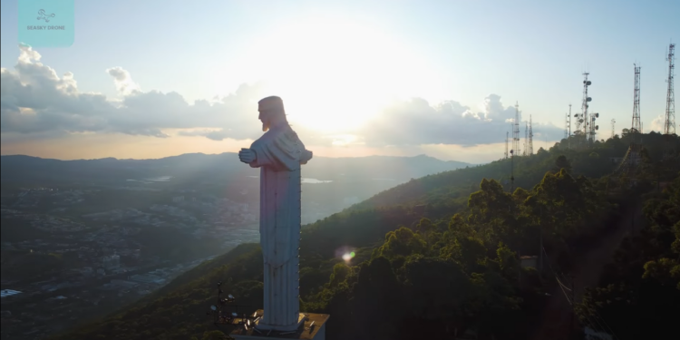 A cidade brasileira conhecida por suas águas termais curativas e paisagens montanhosas de arrepiar qualquer um